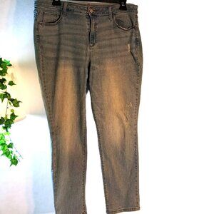 EUC: Sonoma Sze 18 Blue Goods For Life Curvy Straight Leg